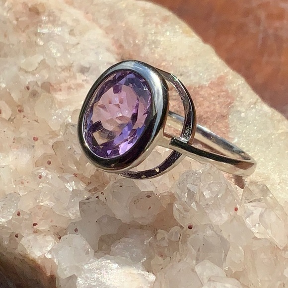 FACETED AMETHYST 925 STERLING SILVER RING, SIZE 8.5 - Picture 2 of 6
